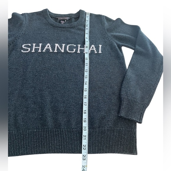 VICTORIA'S SECRET Shanghai grey Crewneck Knit pullover sweater Size small - Picture 4 of 6